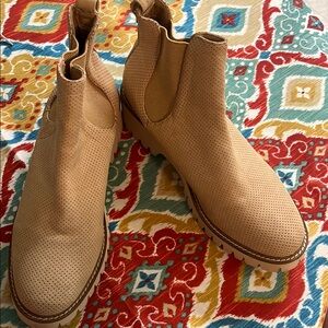 Tan Perforated Women’s Chelsea Boots